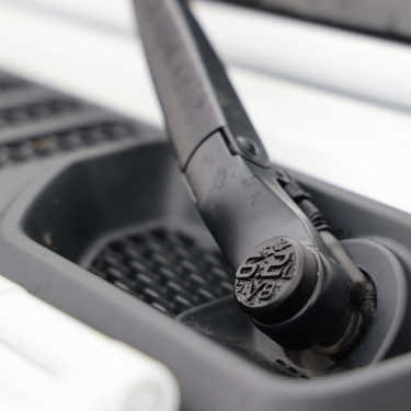 6.2L V8 | Wiper Caps